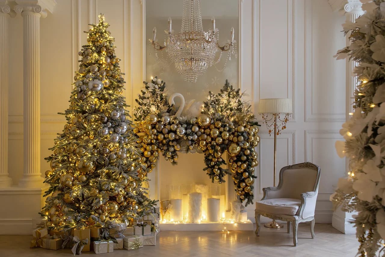 Новогоднее оформление елей